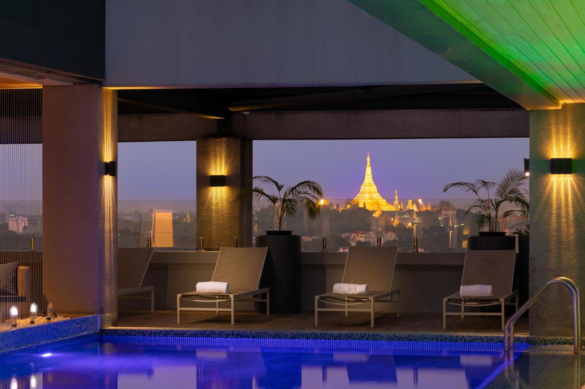 Yangon Thanlwin Hotel Экстерьер фото